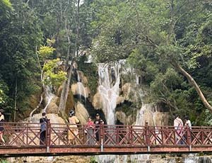 Famous Buddha Cave and Kuang Si Waterfall (4-6 hours)